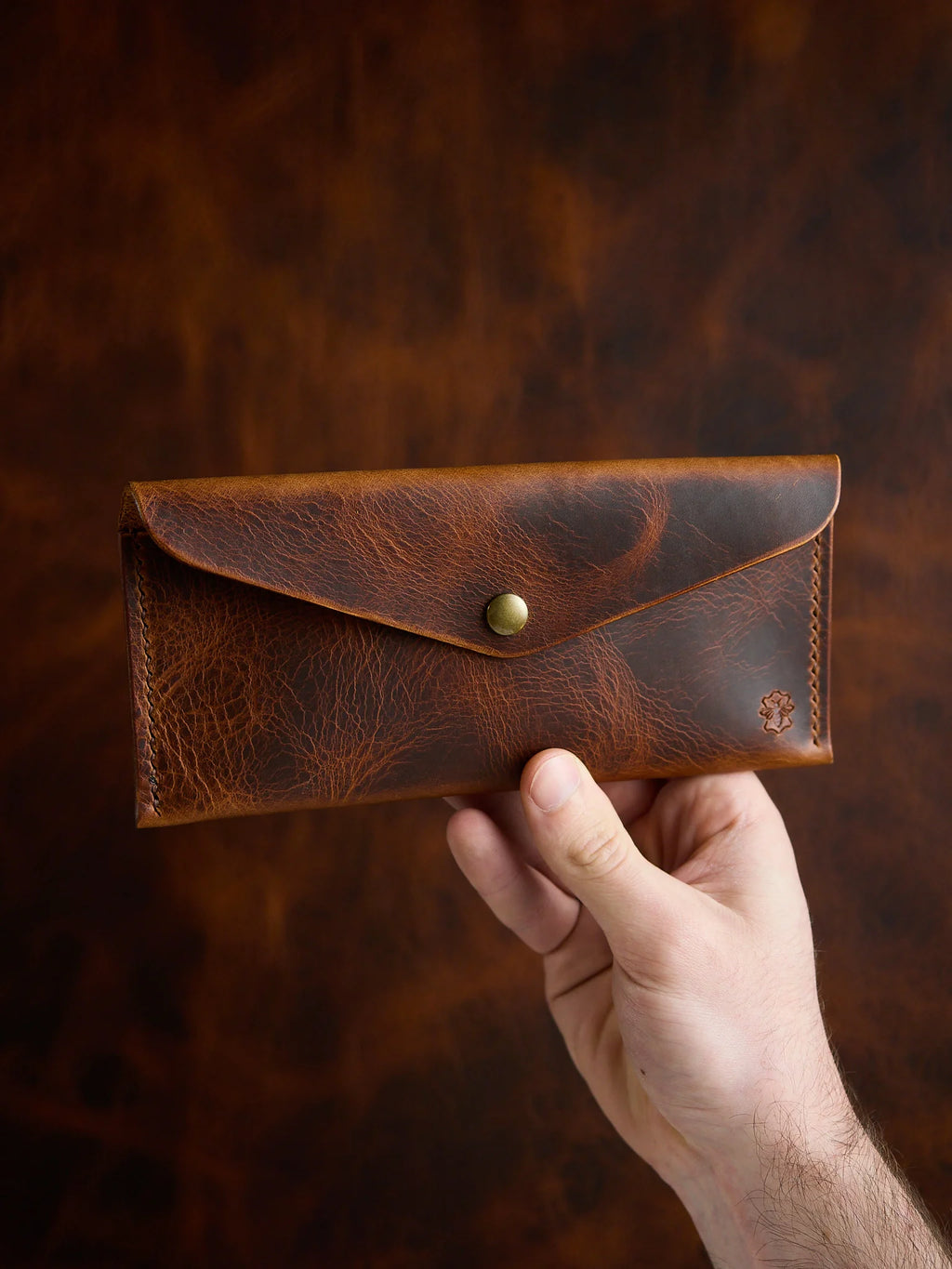Enveloppe à billets en cuir wax cognac, faite main par Atelier Casciano