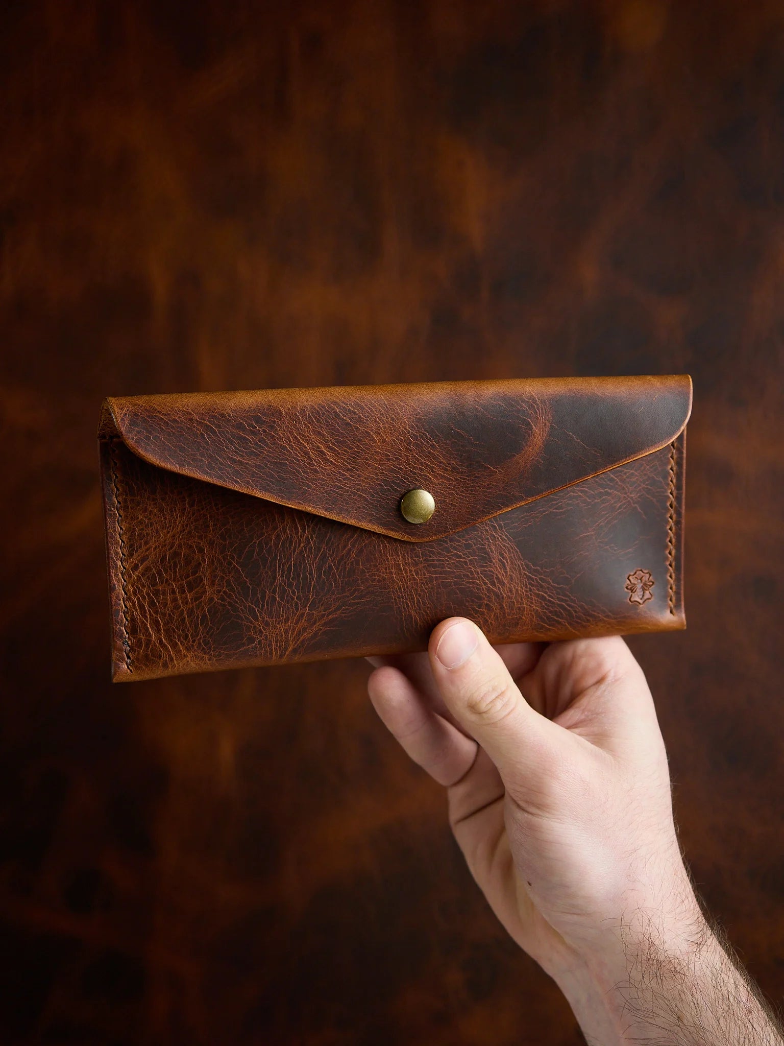 Enveloppe à billets en cuir wax cognac, faite main par Atelier Casciano