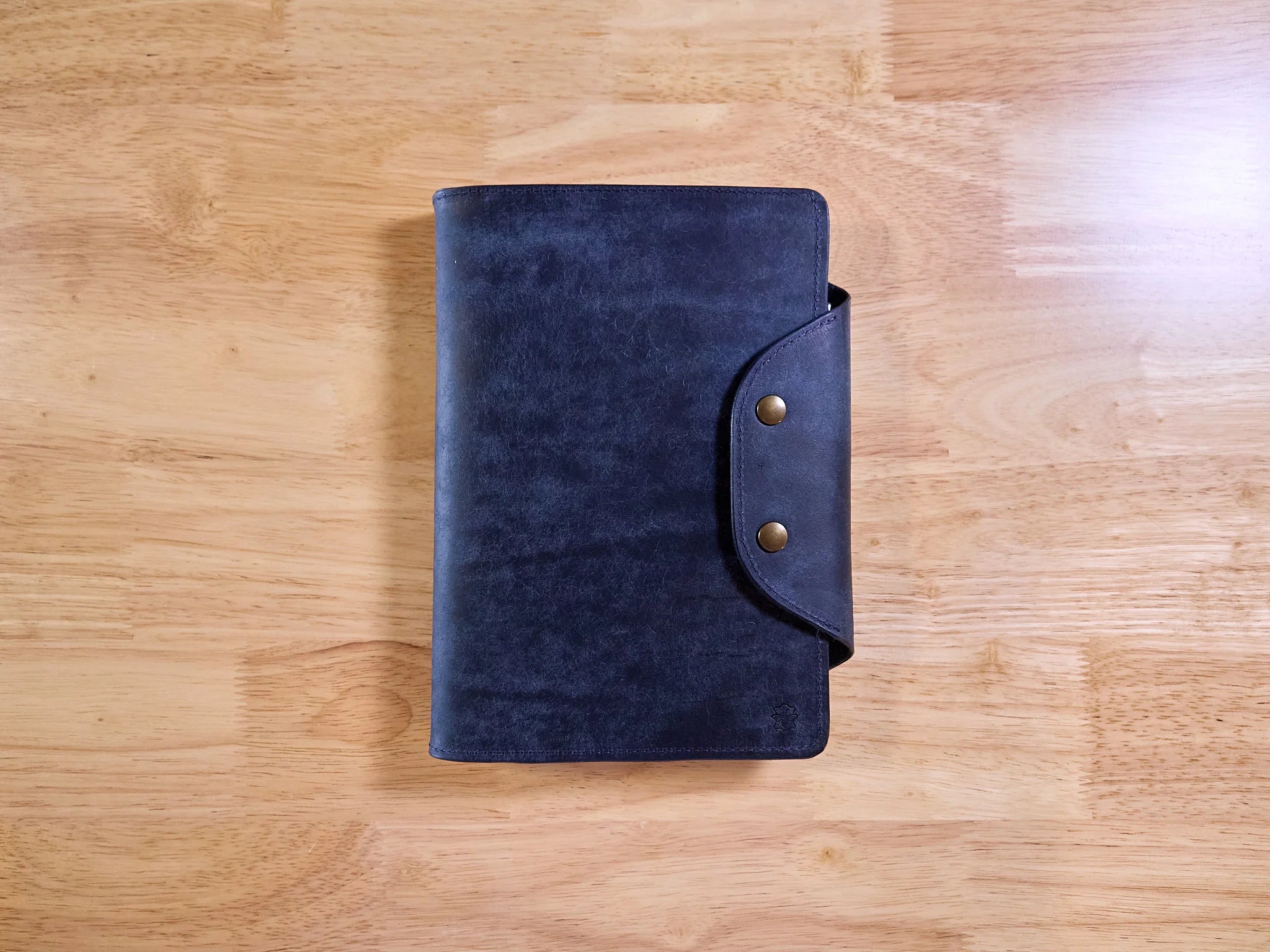 Couverture de carnet en cuir Pueblo marine de la tannerie Badalassi Carlo